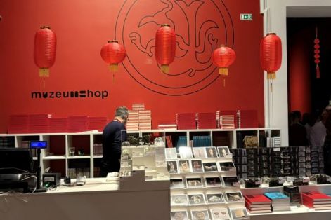 Sz&eacute;pműv&eacute;szeti M&uacute;zeum k&iacute;nai lampionok